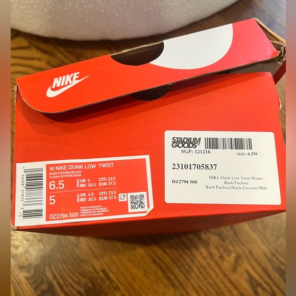 NWT & Box Nike Dunk Low Twist - Rush Fuchsia Sz 6.5W - Picture 3 of 5